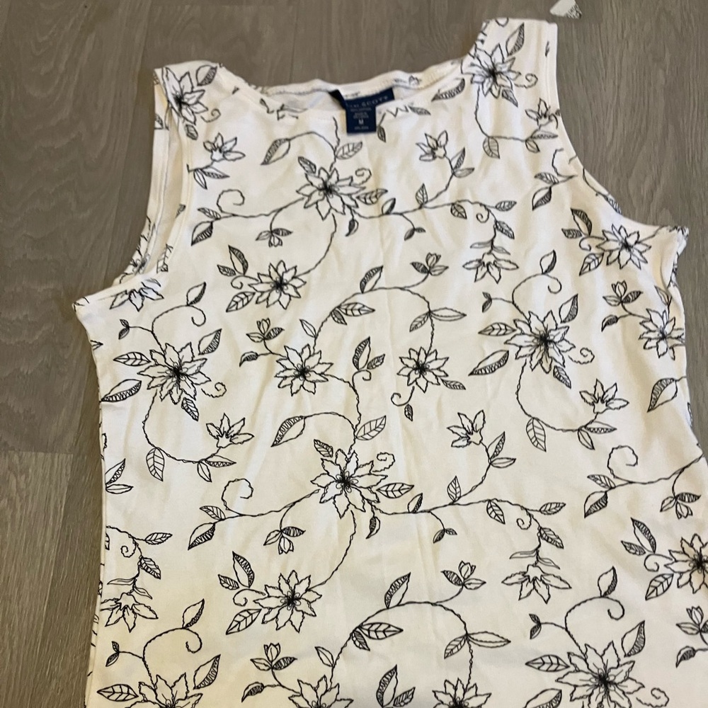 Karen‎ Scott Ivory Top with Black Leaf Design
